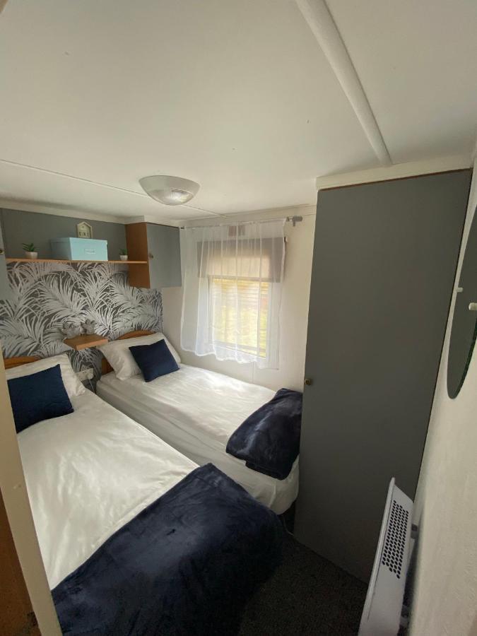 Unique Caravan With Outdoor Space Ballantrae Εξωτερικό φωτογραφία
