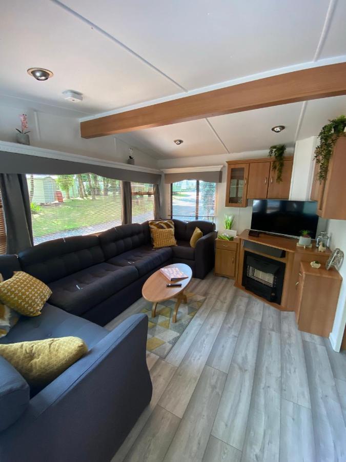 Unique Caravan With Outdoor Space Ballantrae Εξωτερικό φωτογραφία