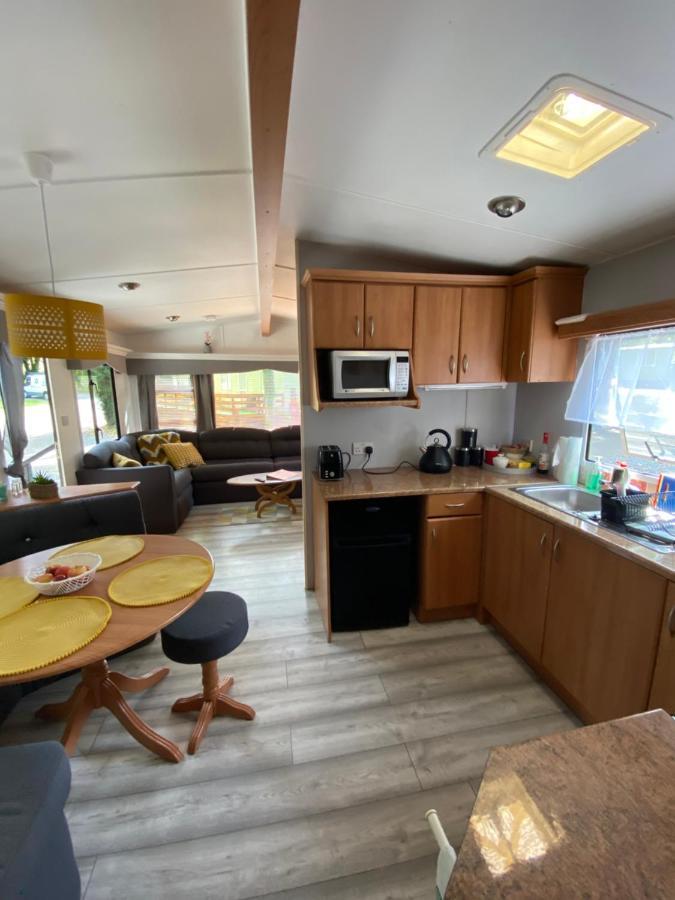 Unique Caravan With Outdoor Space Ballantrae Εξωτερικό φωτογραφία