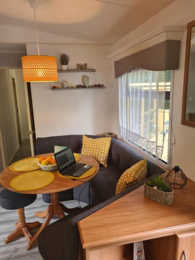 Unique Caravan With Outdoor Space Ballantrae Εξωτερικό φωτογραφία