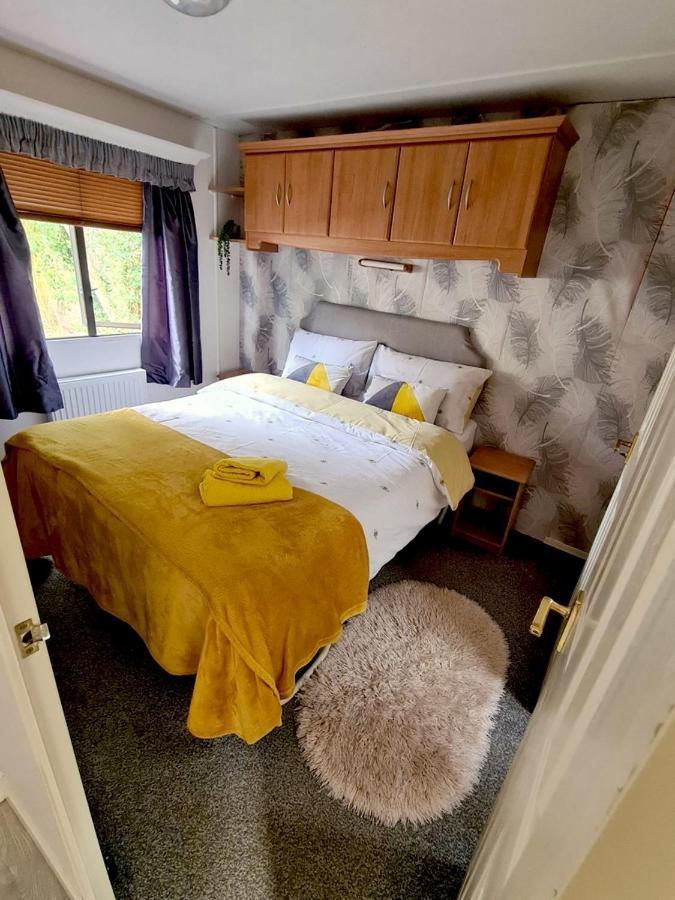 Unique Caravan With Outdoor Space Ballantrae Εξωτερικό φωτογραφία