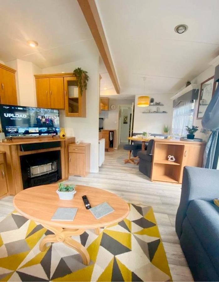 Unique Caravan With Outdoor Space Ballantrae Εξωτερικό φωτογραφία