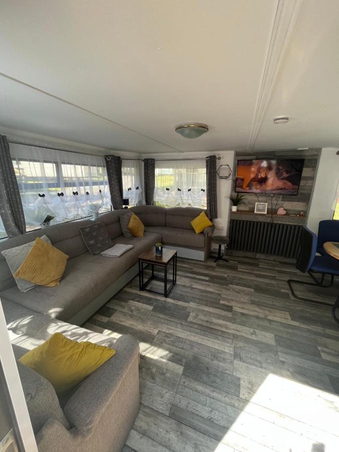 Unique Caravan With Outdoor Space Ballantrae Εξωτερικό φωτογραφία