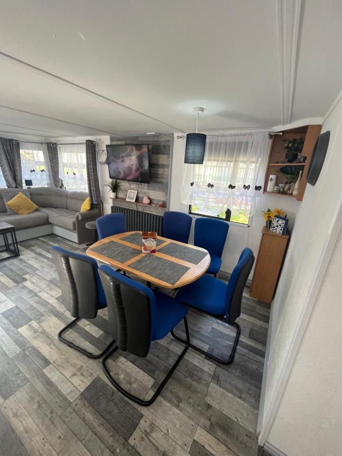 Unique Caravan With Outdoor Space Ballantrae Εξωτερικό φωτογραφία