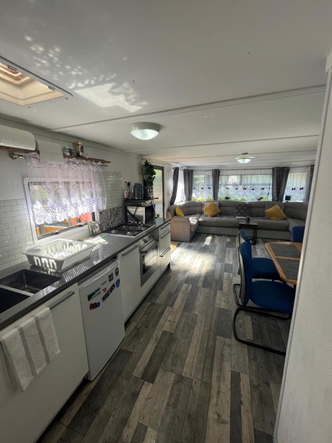 Unique Caravan With Outdoor Space Ballantrae Εξωτερικό φωτογραφία