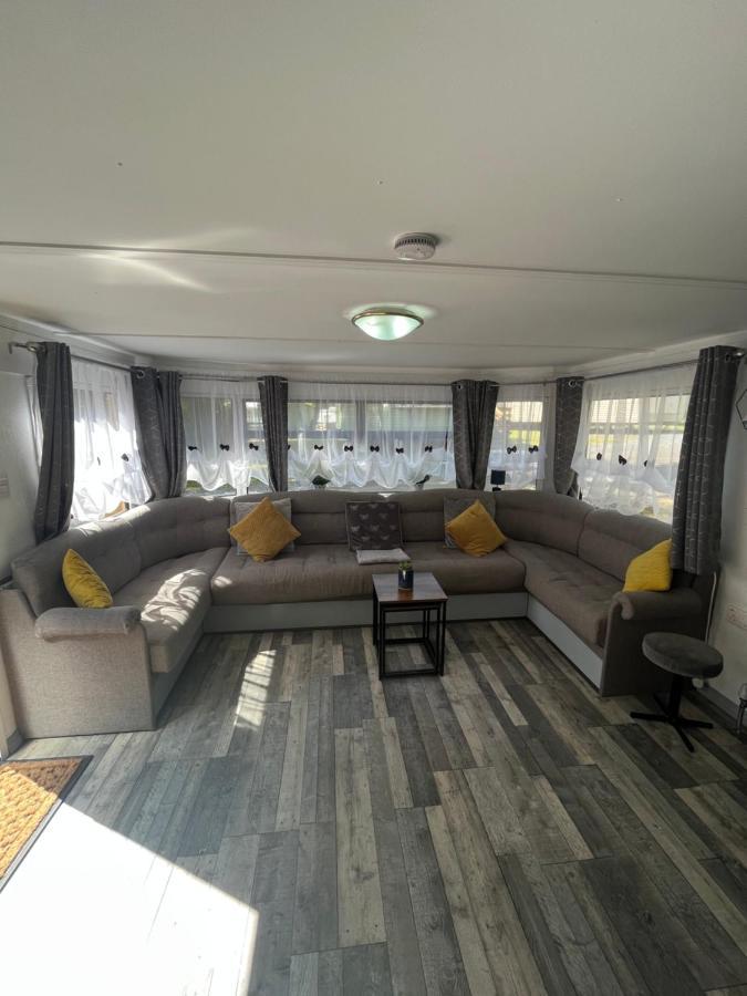 Unique Caravan With Outdoor Space Ballantrae Εξωτερικό φωτογραφία